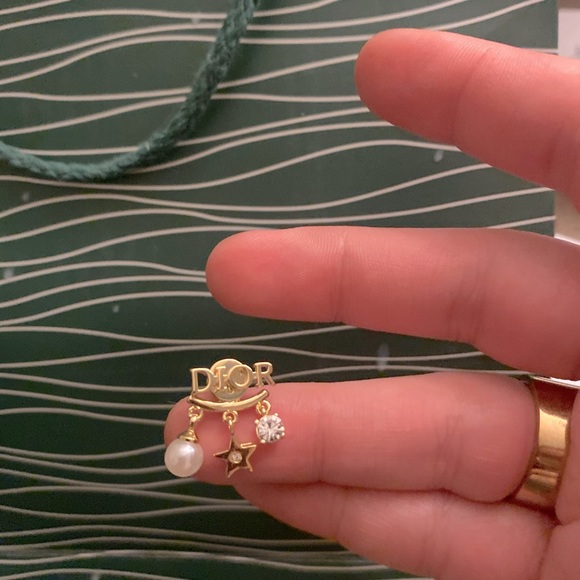 diorevolution earrings